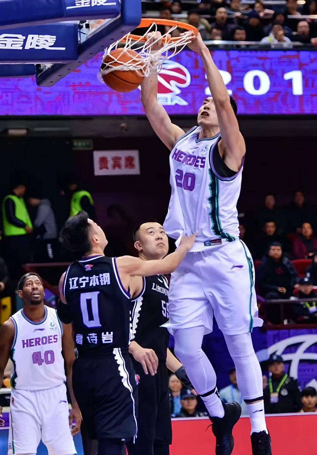 爱游戏体育-掘金力克广东队，陶汉林状态火热