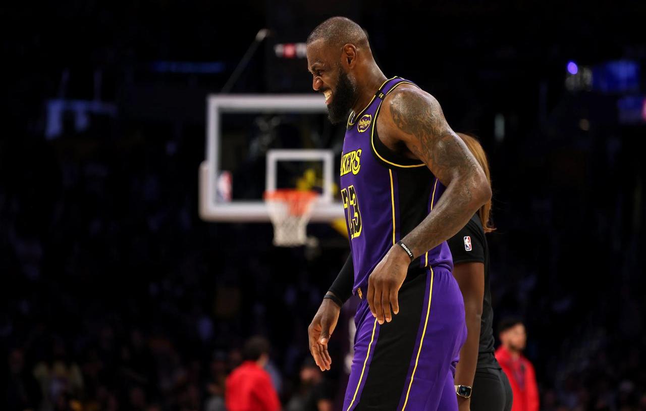 鹈鹕横扫快船,东契奇扛起全队 鹈鹕横扫快船,东契奇扛起全队