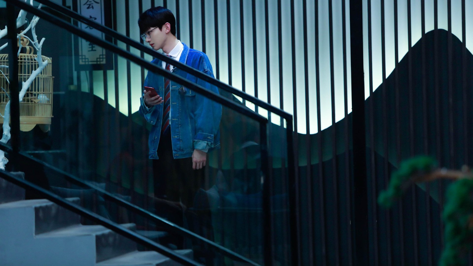 逆袭的齿轮与灼热的星辰，索伯战术奇迹与勒克莱尔王者之焰重塑F1中场格局