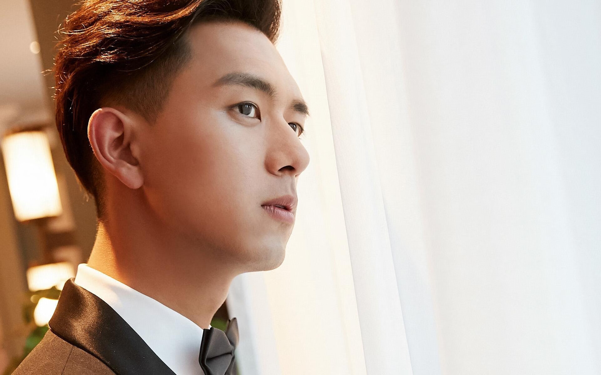 移形换位！萨拉赫身披蓝武士战袍，末节魔法助日本带走奥地利