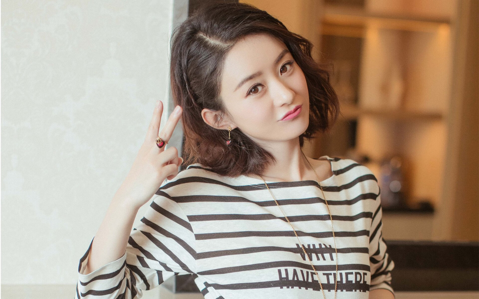 定乾坤，恩比德一球定音，掘金险胜步行者