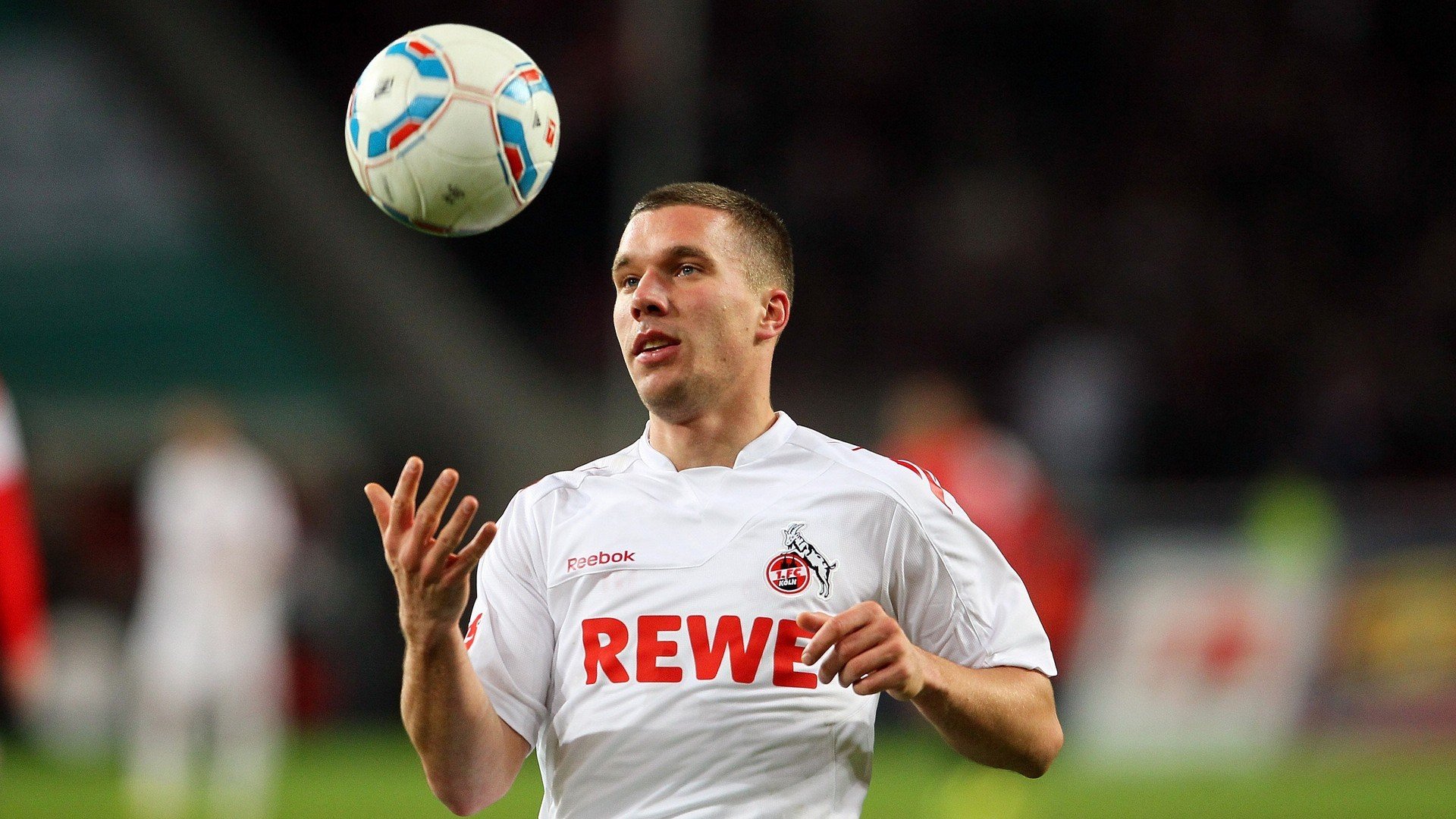 篮球世界的双重奏，韩国封锁塞内加尔，巴斯托尼西决生死战接管比赛